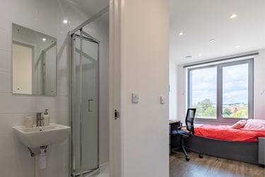 Platinum Plus En Suite at Great Court, 78 Rolls Road, Bermondsey, London, SE15DU - Image 1